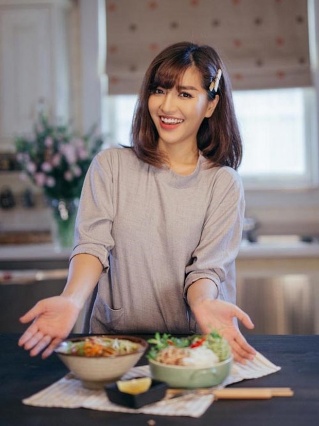 Ai ngờ các mỹ nhân này không chỉ tài năng, xinh đẹp mà còn giỏi nấu ăn