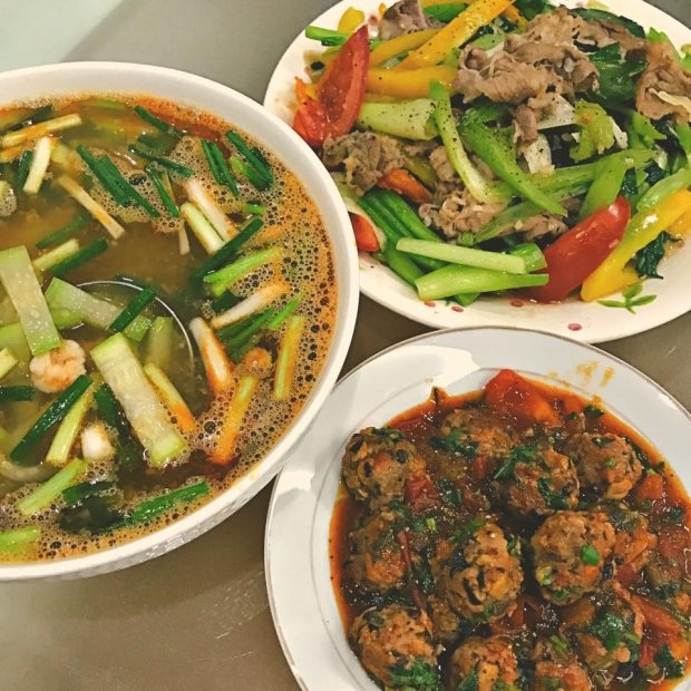 Ai ngờ các mỹ nhân này không chỉ tài năng, xinh đẹp mà còn giỏi nấu ăn
