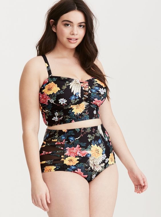 Cách chọn bikini cho cô nàng có thân hình mũm mĩm