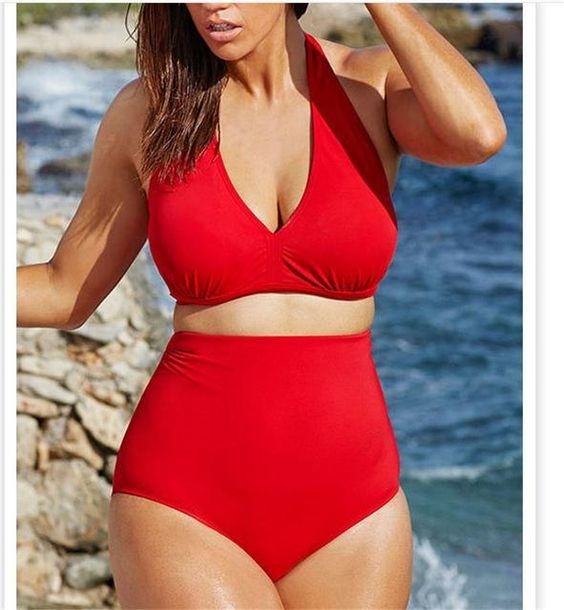 Cách chọn bikini cho cô nàng có thân hình mũm mĩm