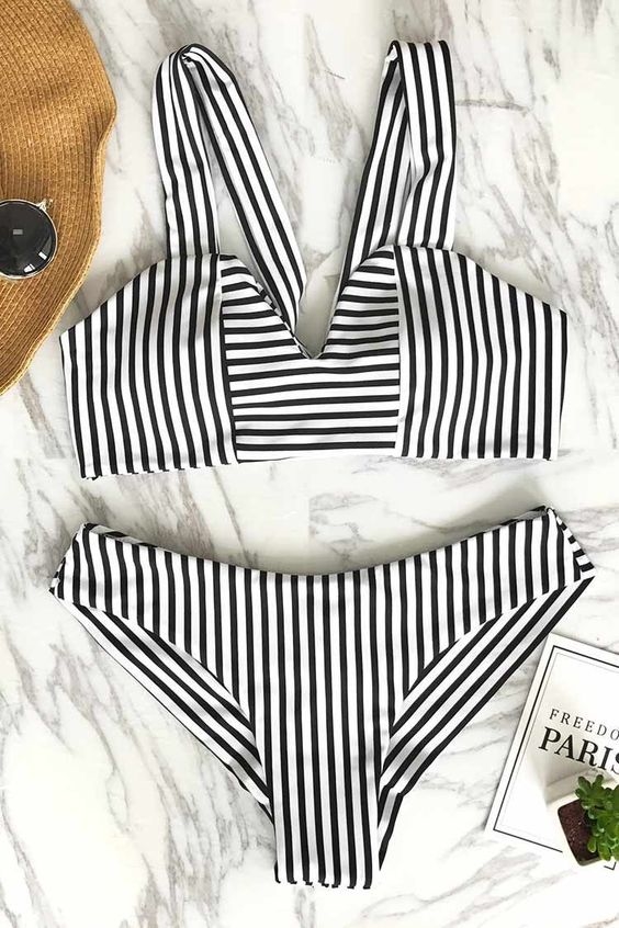 Cách chọn bikini cho cô nàng có thân hình mũm mĩm