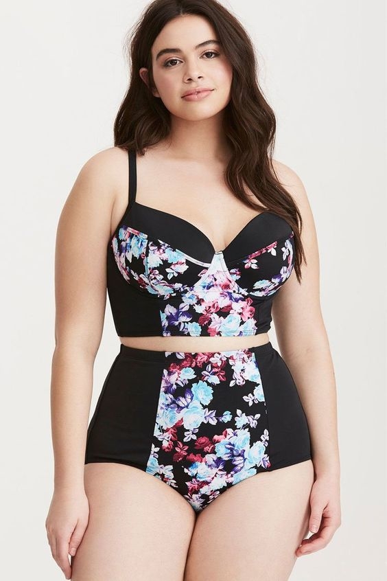 Cách chọn bikini cho cô nàng có thân hình mũm mĩm