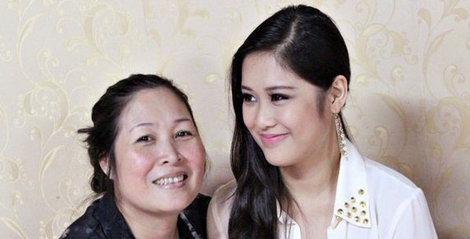 Ngắm nhan sắc cô con gái tài năng, xinh đẹp của NSND Hồng Vân