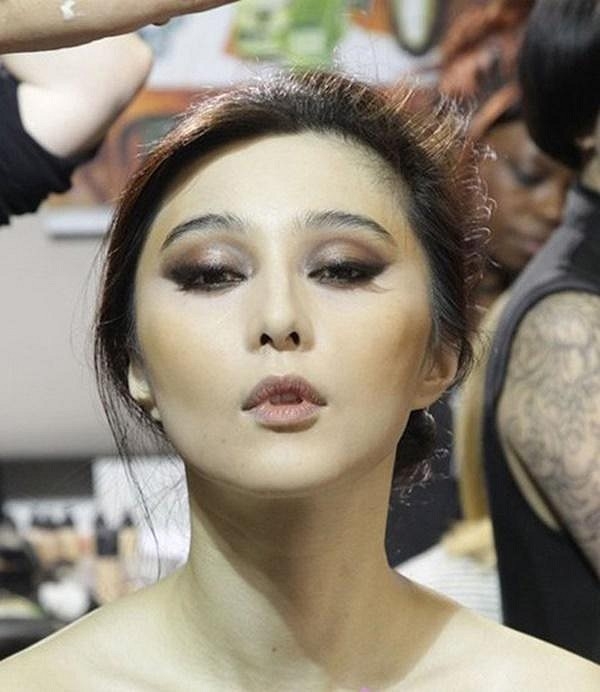 Cung soi nhung khoang khac sau te cua cac nu than nhan sac hoa ngu