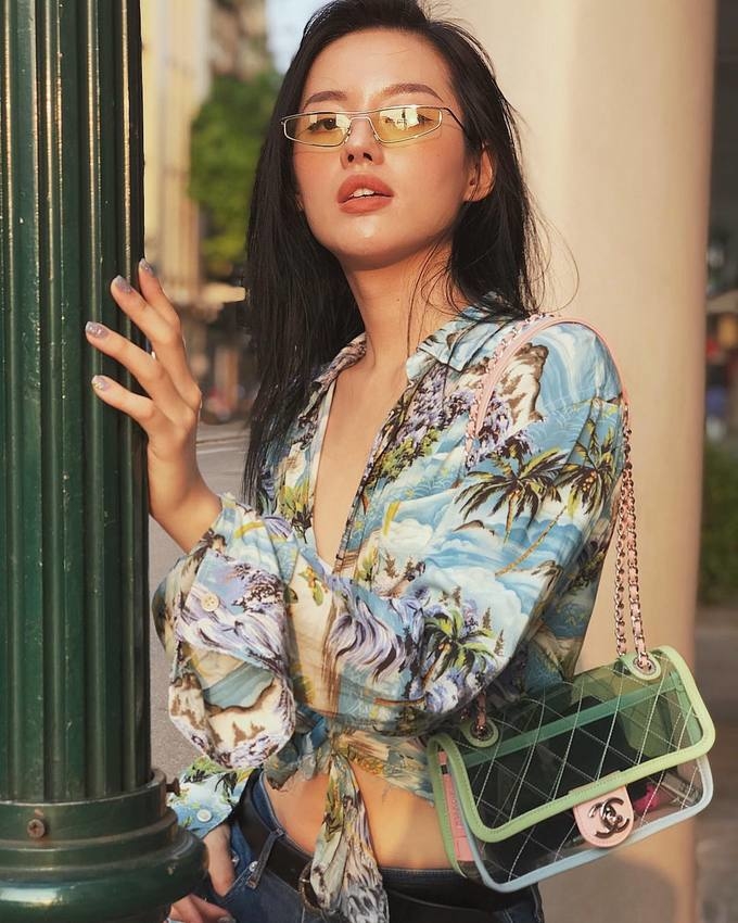 Túi xách trong suốt gây sốt trong làng thời trang và fashionista