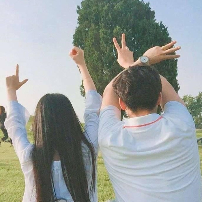 Đặt hai bàn tay cạnh nhau, biết ngay tình duyên hạnh phúc hay úa tàn