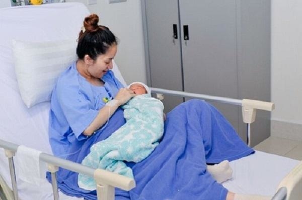 Địa điểm chọn nơi sinh con của sao Việt