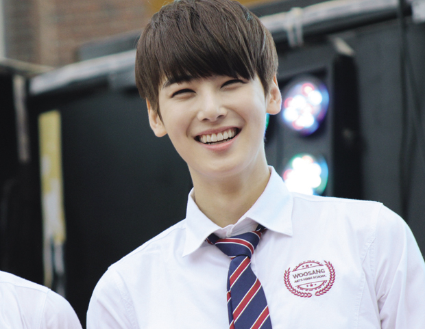 Điểm danh những sao Kpop vừa tài năng xuất sắc vừa học giỏi