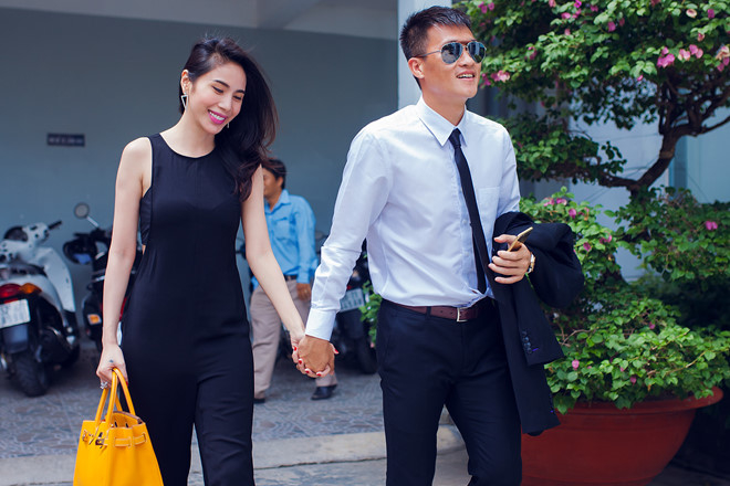 Điểm danh quý ông Vbiz đang thuộc diện nhận tiền phát gạo đong từ vợ