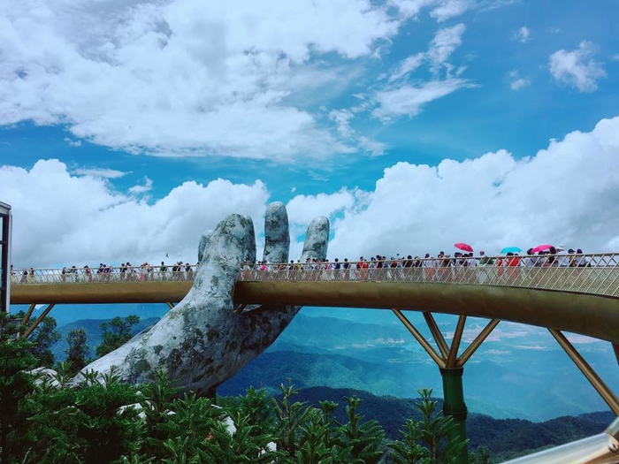 Đứng ngồi không yên trước cây cầu mới toanh tại Đà Nẵng