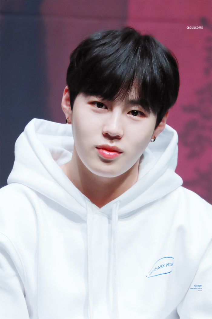 Dispatch chỉ ra những idol Kpop sở hữu làn da chuẩn “đậu phụ”