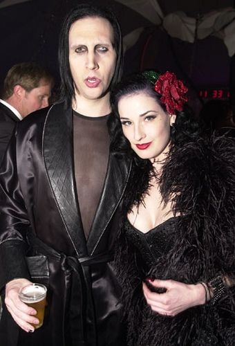 Dita Von Teese - nữ hoàng thoát y và lời nguyền lãng quên của Satan