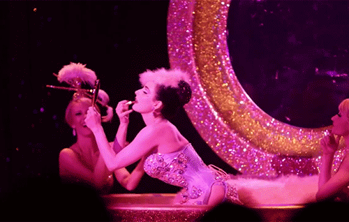 Dita Von Teese - nữ hoàng thoát y và lời nguyền lãng quên của Satan
