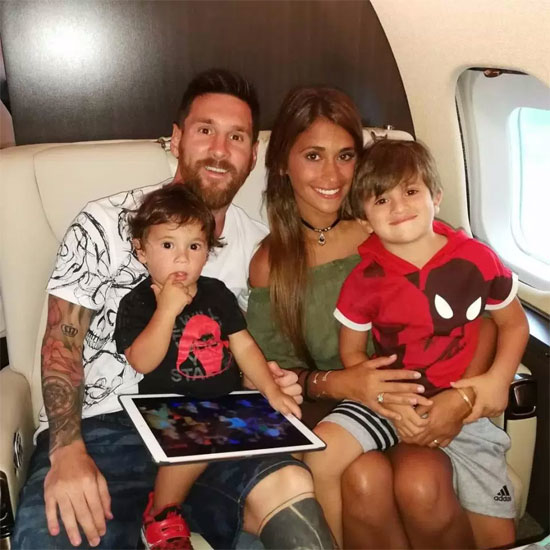 Đột nhập máy bay riêng của dàn siêu sao bóng đá: Ronaldo hay Messi?