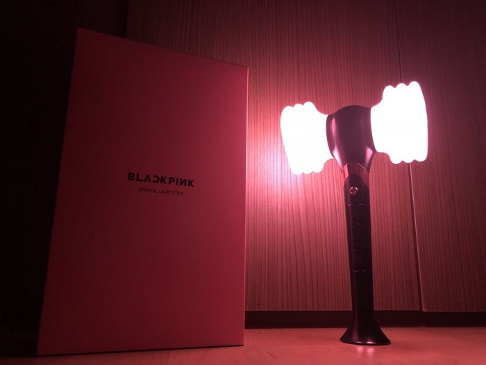 Top lighstick độc đáo và đẹp nhất Kpop khiến fan phổng mũi tự hào