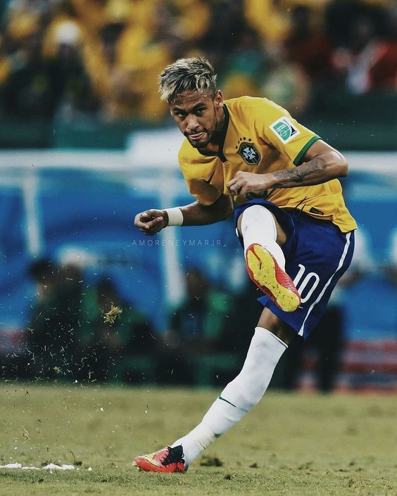 Cuộc sống sau ánh hào quang của các chàng cầu thủ nổi tiếng World Cup