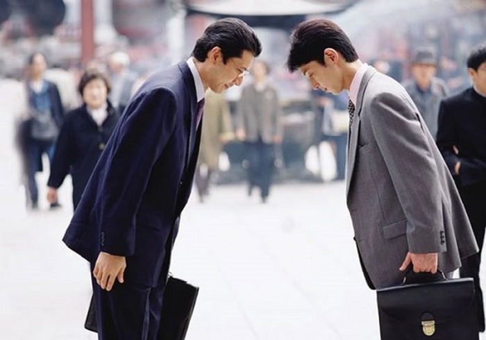 Các hình thức chào hỏi độc đáo trong văn hóa giao tiếp