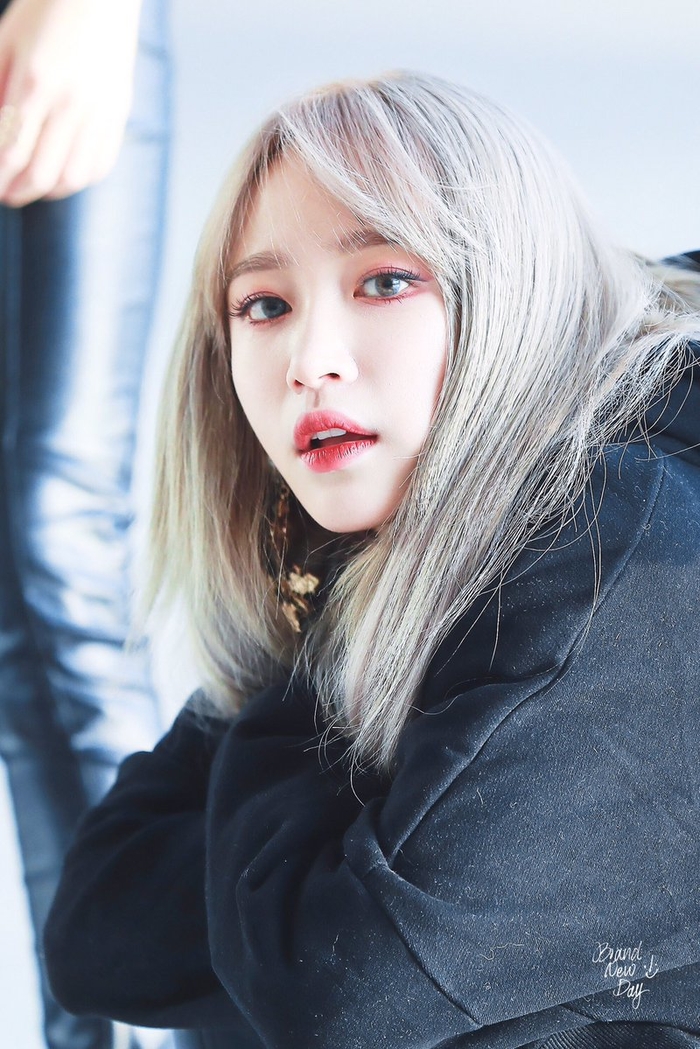 Bí kíp trang điểm để đôi mắt long lanh như các idol Hàn