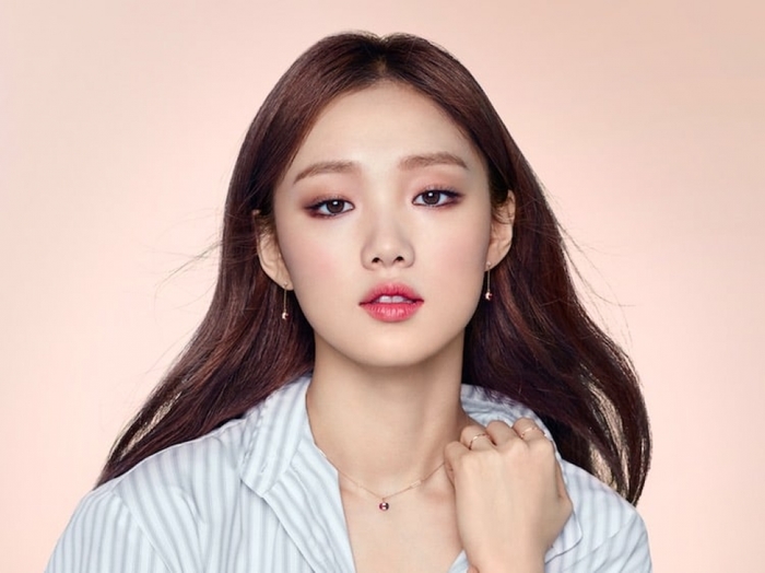 Bí kíp trang điểm để đôi mắt long lanh như các idol Hàn