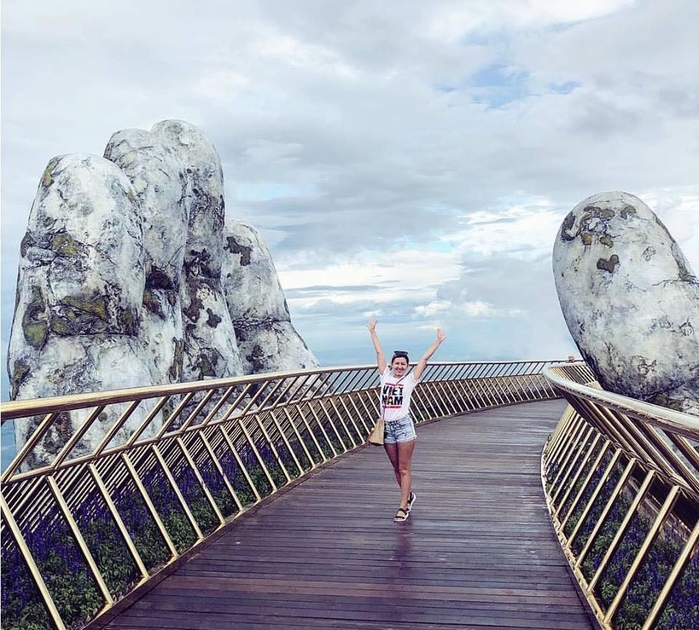 Cây cầu có bàn tay khổng lồ mới toanh ở Đà Nẵng gây sốt vì quá đẹp