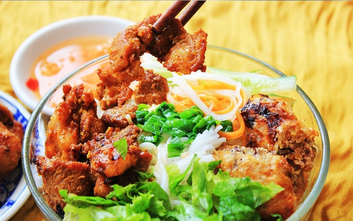 Khám phá những con đường ẩm thực trứ danh ở Sài Gòn