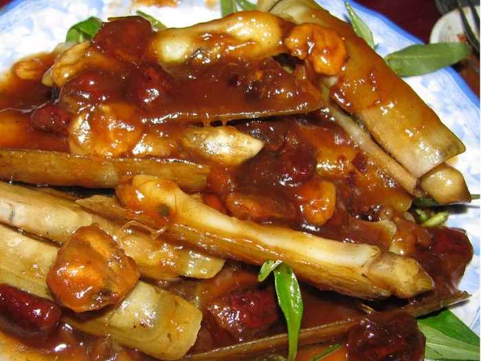 Khám phá những con đường ẩm thực trứ danh ở Sài Gòn