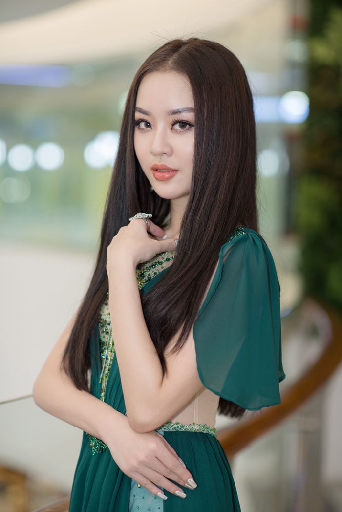Khi những người đẹp Việt bị mang tiếng sân si, chèn ép đồng nghiệp