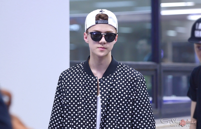 Loạt nam thần Kpop diện áo chấm bi cool ngầu siêu chất