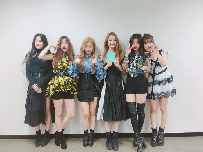 Mặc váy giống Jennie (Black Pink), (G)I-DIE bị fan công kích dữ dội