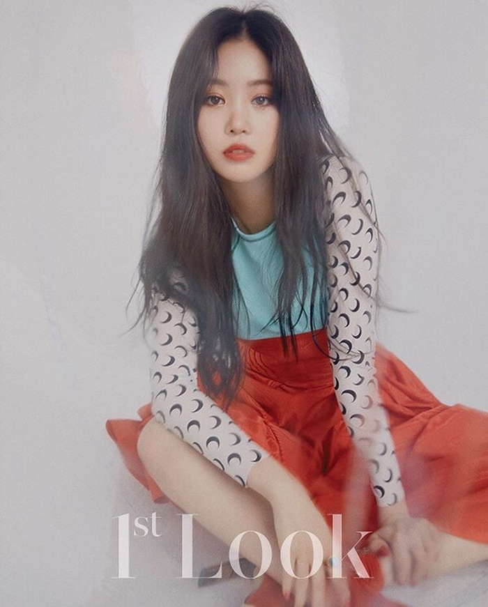 Mặc váy giống Jennie (Black Pink), (G)I-DIE bị fan công kích dữ dội