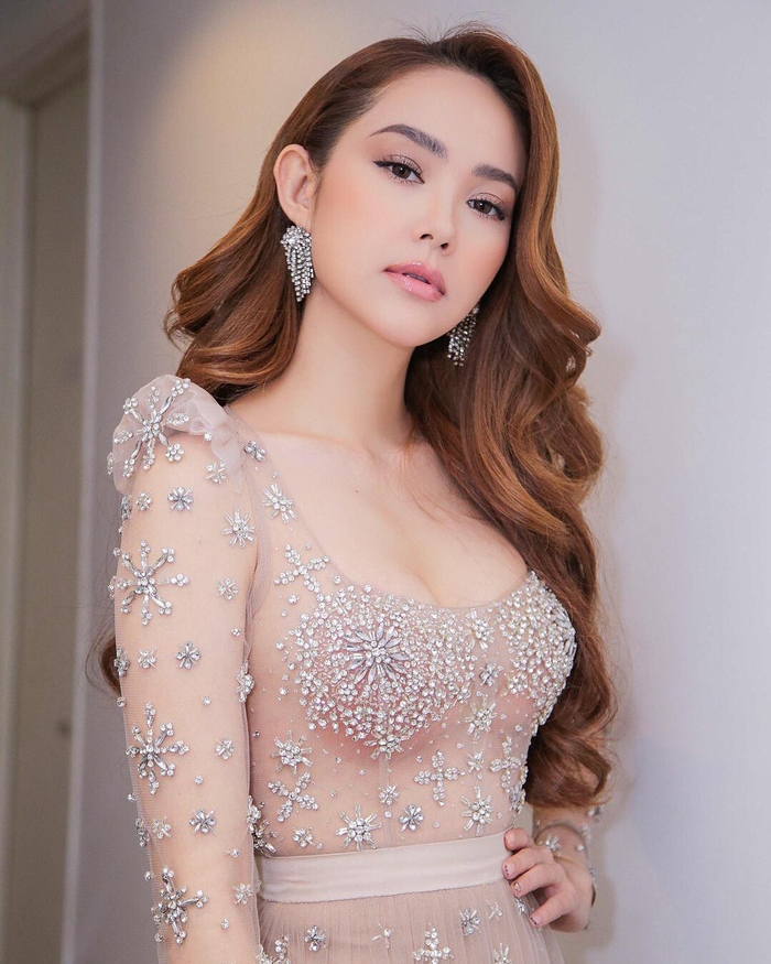 Mỹ nhân Vbiz và muôn kiểu đối diện với tin đồn phẫu thuật thẩm mỹ
