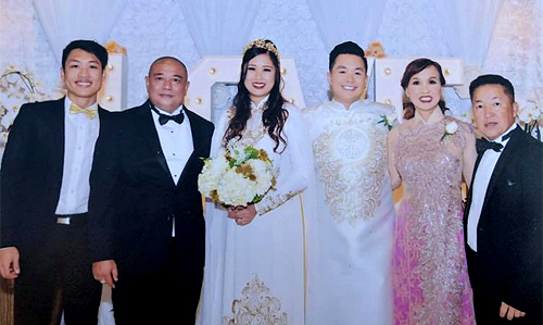 Ngắm nhan sắc cô con gái tài năng, xinh đẹp của NSND Hồng Vân