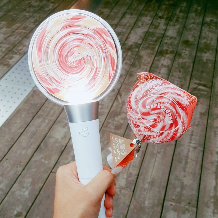 Top lighstick độc đáo và đẹp nhất Kpop khiến fan phổng mũi tự hào