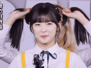 Những khoảnh khắc cute lạc lối của sao Hàn