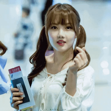Những khoảnh khắc cute lạc lối của sao Hàn
