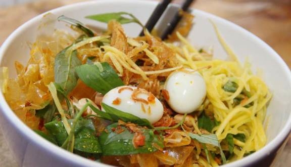 Những món ăn vặt làm nên ẩm thực đường phố Sài Gòn