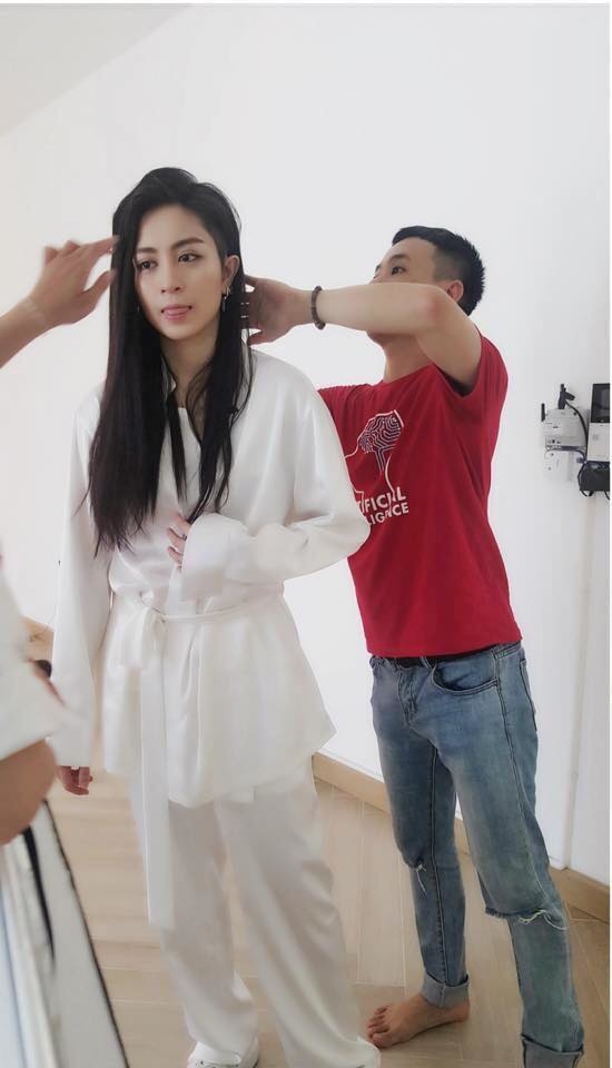 Những mỹ nhân “đẹp trai” của vbiz gây sửng sốt với hình ảnh nữ tính