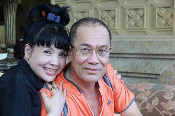 Những ông bố dượng và mẹ kế rất mẫu mực của showbiz Việt