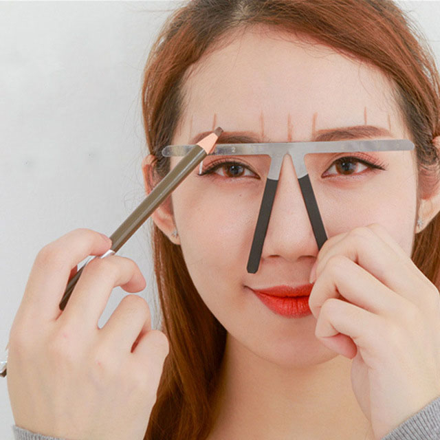 Những sai lầm khi trang điểm làm cho gương mặt bạn trông già hơn