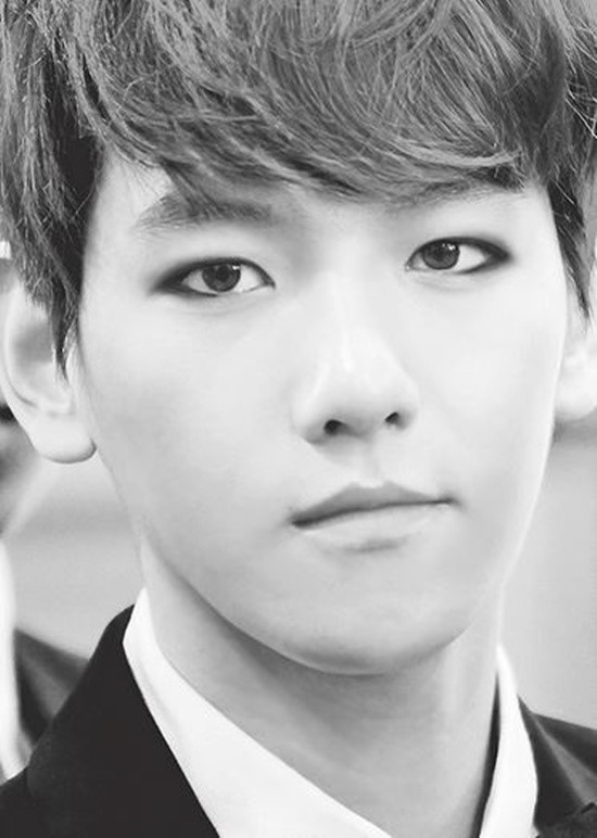 Những sao Hàn không thể sống thiếu eyeliner