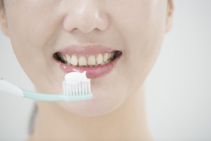 Những thói quen hằng ngày là yếu tố chính gây phá hủy răng