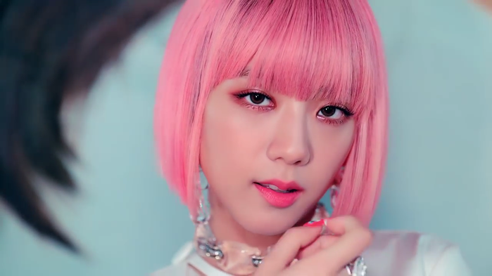 Phong cách nổi loạn của Black Pink trong Mv mới