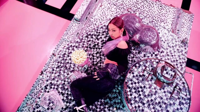 Phong cách nổi loạn của Black Pink trong Mv mới