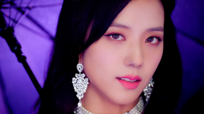 Phong cách nổi loạn của Black Pink trong Mv mới