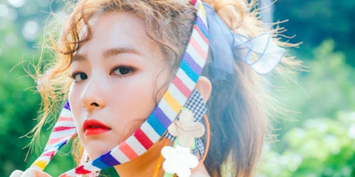 Những sao Kpop sở hữu mái tóc xoăn bà thím xinh nhất