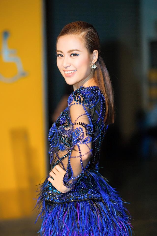 Sao viet ba chim bay noi voi son nude: nguoi thoi thuong ke nua mua