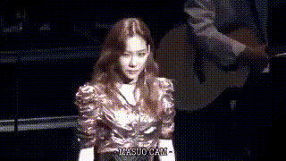Hát hỏng, Taeyeon buồn đến mức bật khóc trên sân khấu