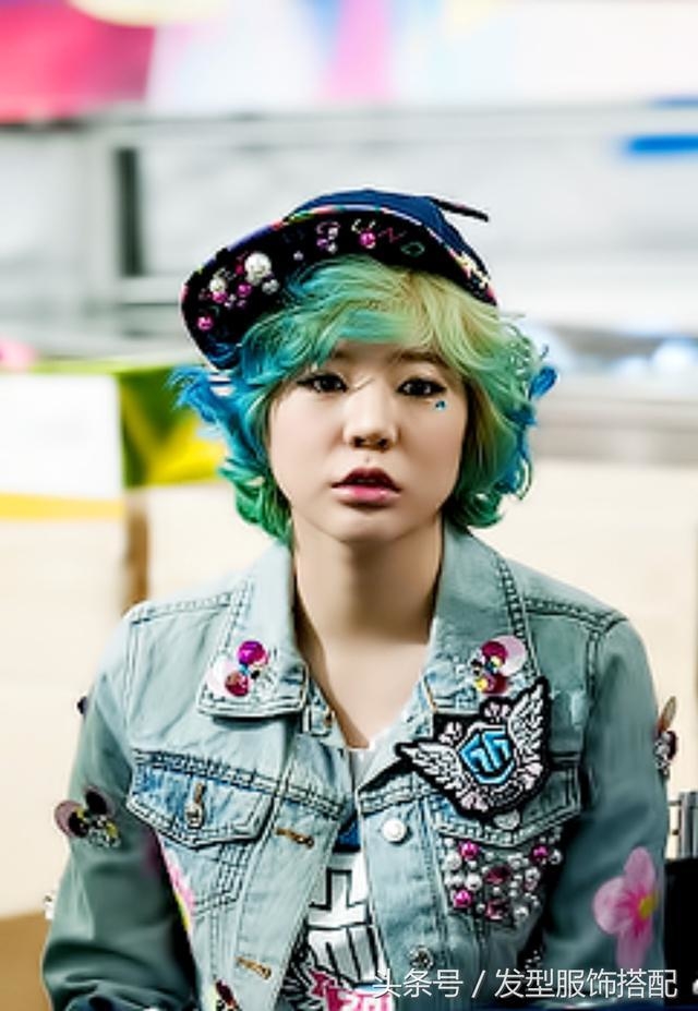 Mỹ nhân K-pop phá cách với những mái tóc xanh nổi bần bật