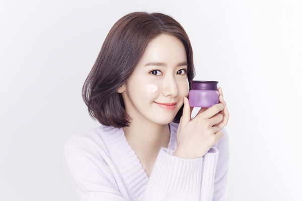 Thường xuyên làm việc với máy tính thì hãy bỏ túi bí quyết giữ da này