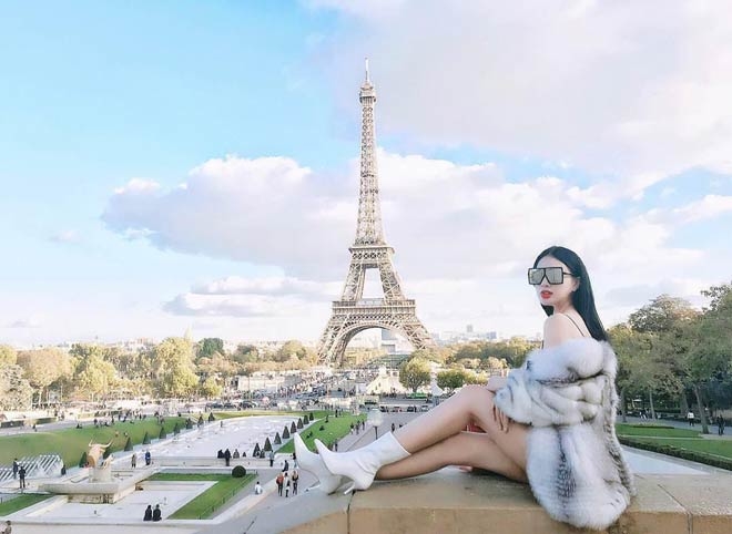 Tiểu thư nhà giàu Việt Nam khoe ảnh nghỉ hè xa hoa